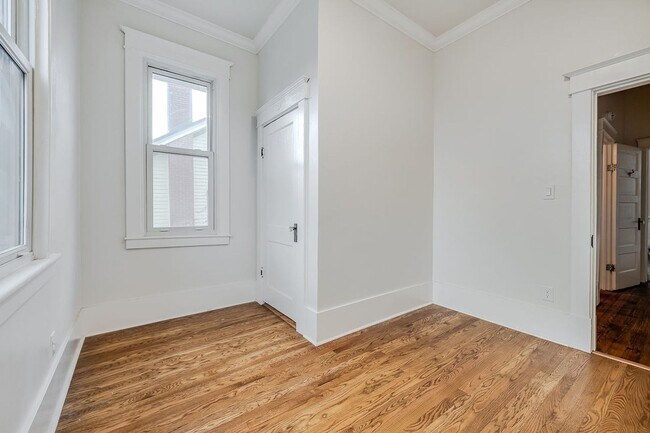 Building Photo - Beautiful Baldwin Park Craftsman home ready for move in!