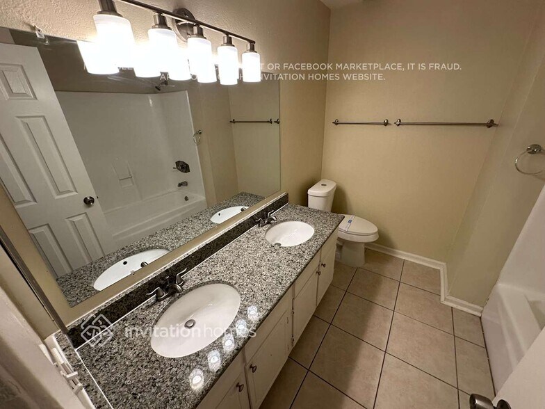 Building Photo - 1823 E Watson Dr