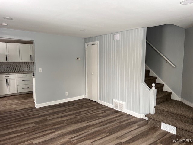 Building Photo - 105 Ellen Dr