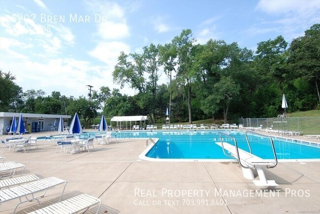 Building Photo - 6202 Bren Mar Dr
