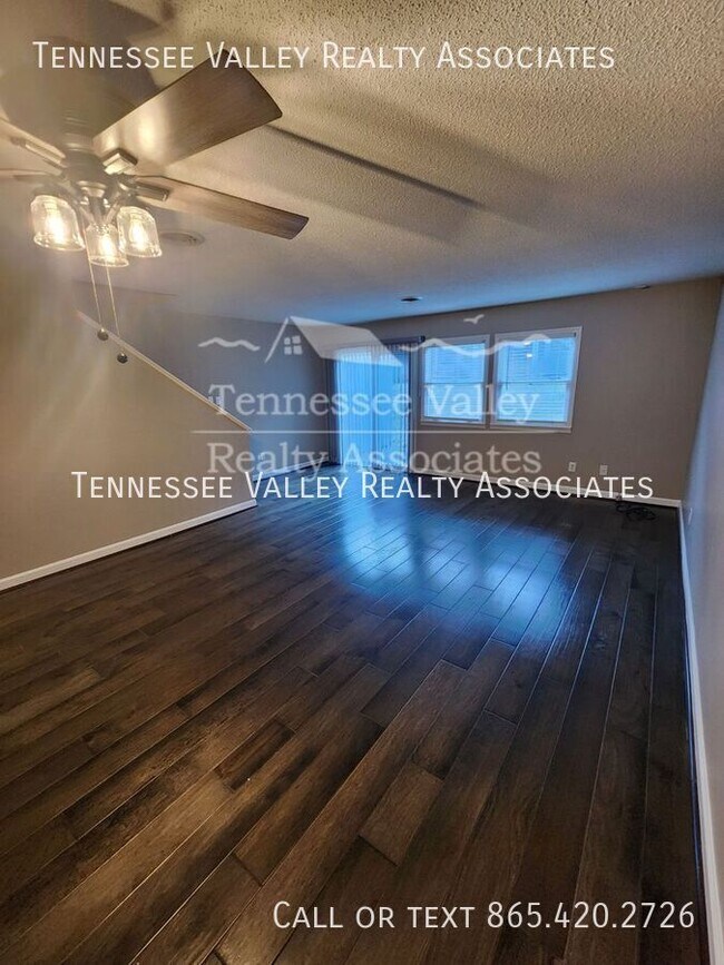 Building Photo - 433 Bramblewood Ln