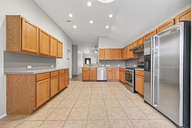 Building Photo - 18499 Sunrise Pines Dr