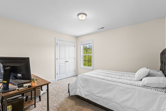 Building Photo - 520 Black Pearl Cir