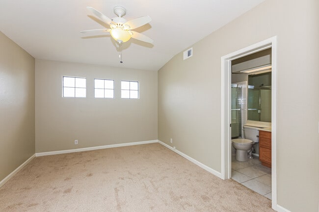 Building Photo - 2820 Mt Niguel Cir