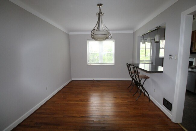 Building Photo - 1562-1568-1568 Waltham Rd
