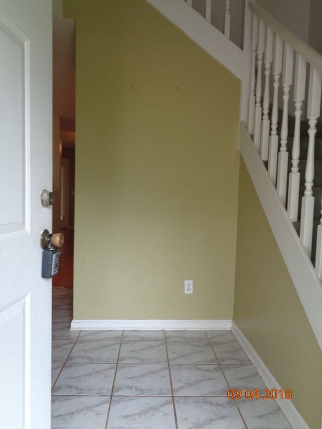 Building Photo - Briarwood West
