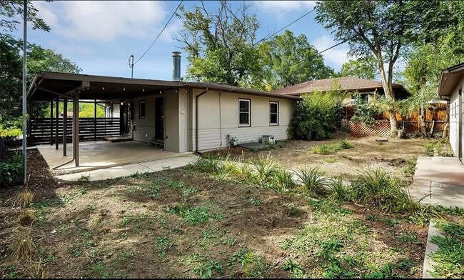 Building Photo - 1419 Custer Ave