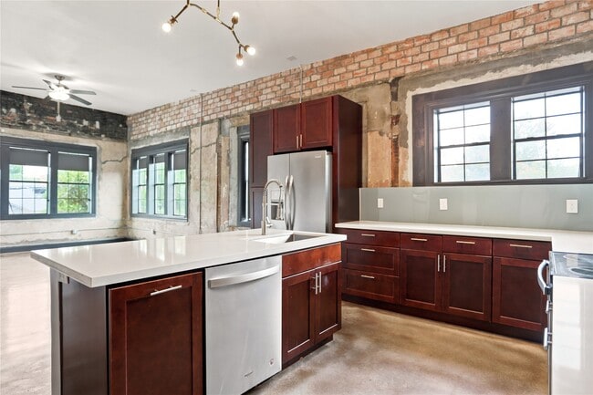 Building Photo - 6819 Avenue C