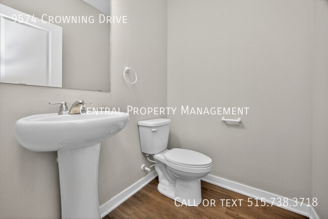 Building Photo - 9574 Crowning Dr