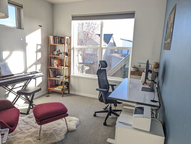 Building Photo - 1388 Snowberry Ln