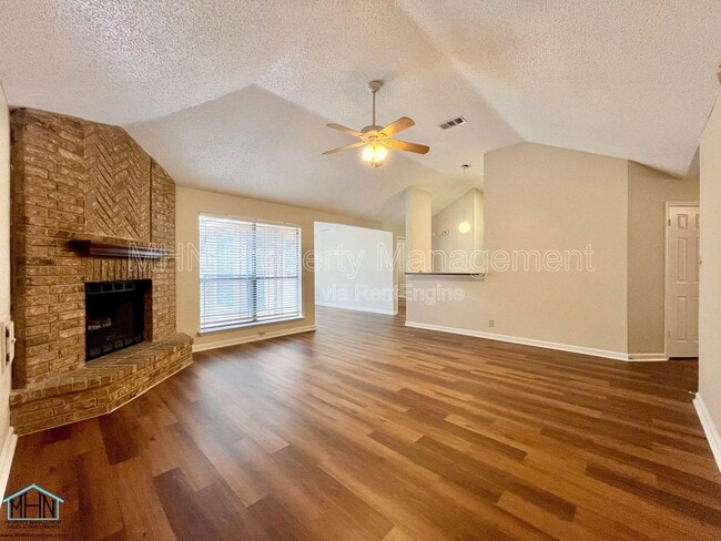 Building Photo - 1627 Firwick Dr