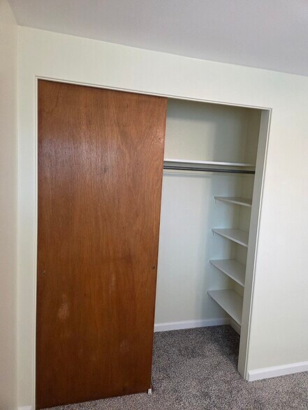 Building Photo - 1547 Hot Springs Ave