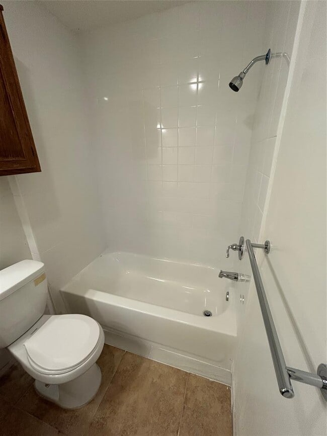 Building Photo - 12415 Deer Falls Dr