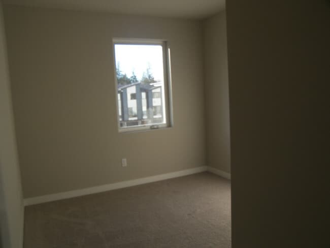 Building Photo - 729 112th St SW