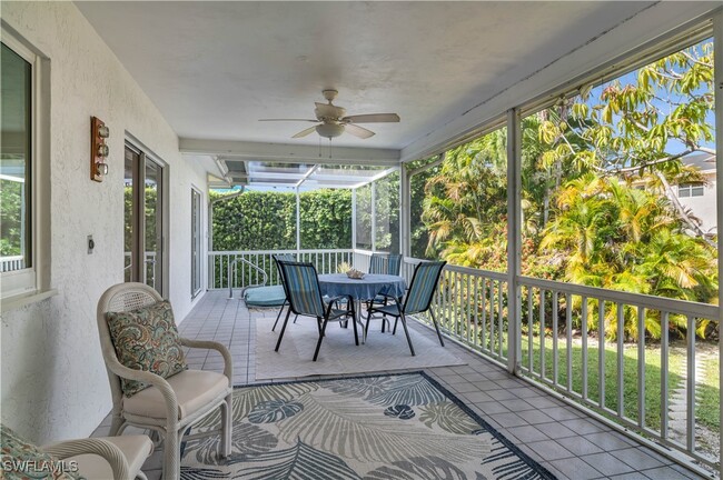 Building Photo - 288 Castaways St