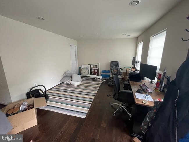 Building Photo - 7563 Crowley St