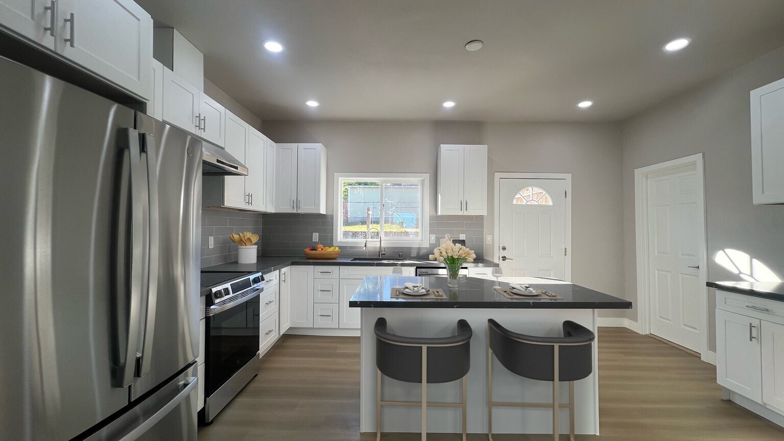 Building Photo - 118 E 35th St