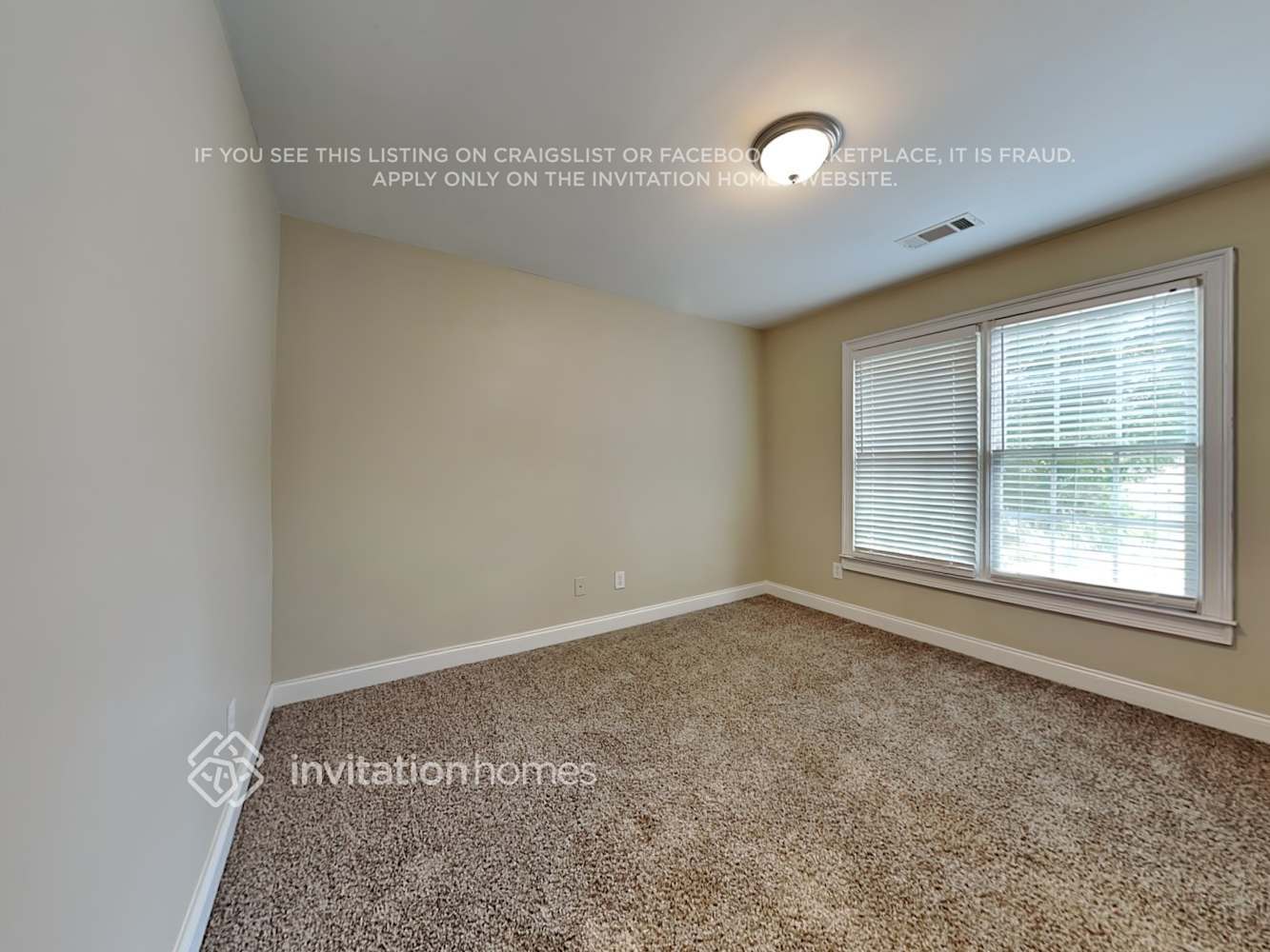 Building Photo - 14 Whitegrass Ct