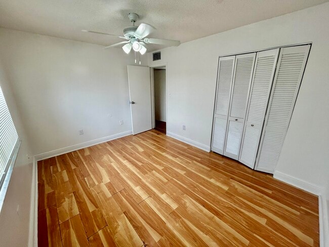 Building Photo - 4314 NW 9th Ave