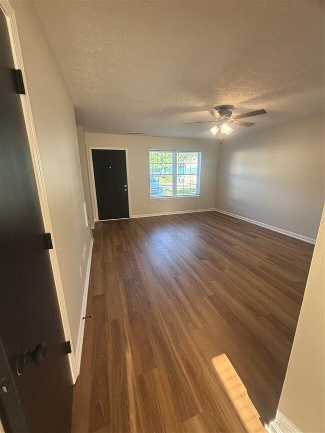 Building Photo - 959 Potter Ave