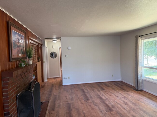 Building Photo - 1280 L St