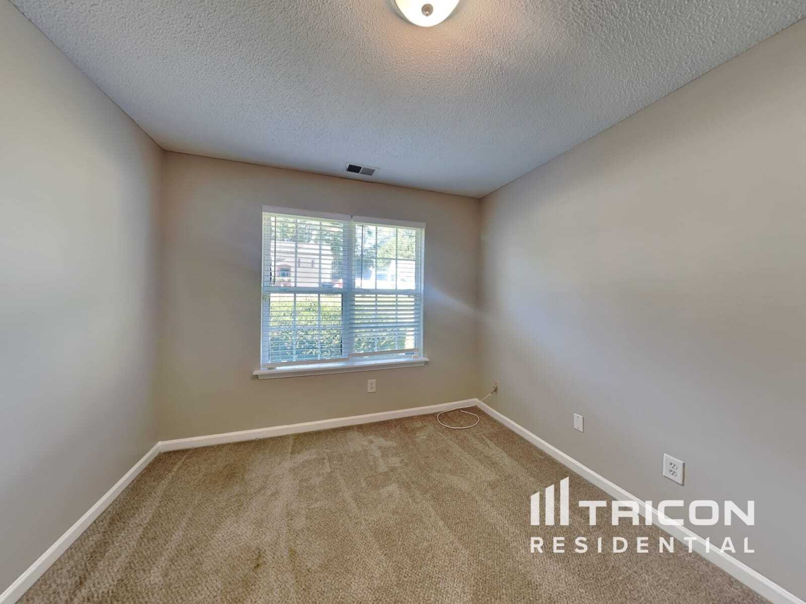 Building Photo - 1090 Augusta Woods Dr