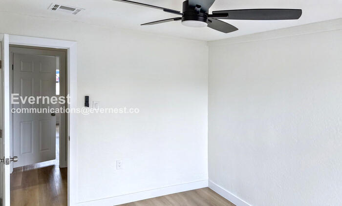 Building Photo - 2317 W Adams St