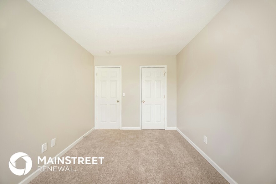 Building Photo - 113 Oakview Dr