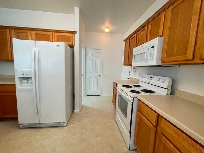 Building Photo - 128 Otono Loop