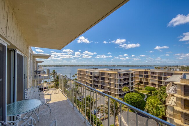Building Photo - 3230 S Ocean Blvd