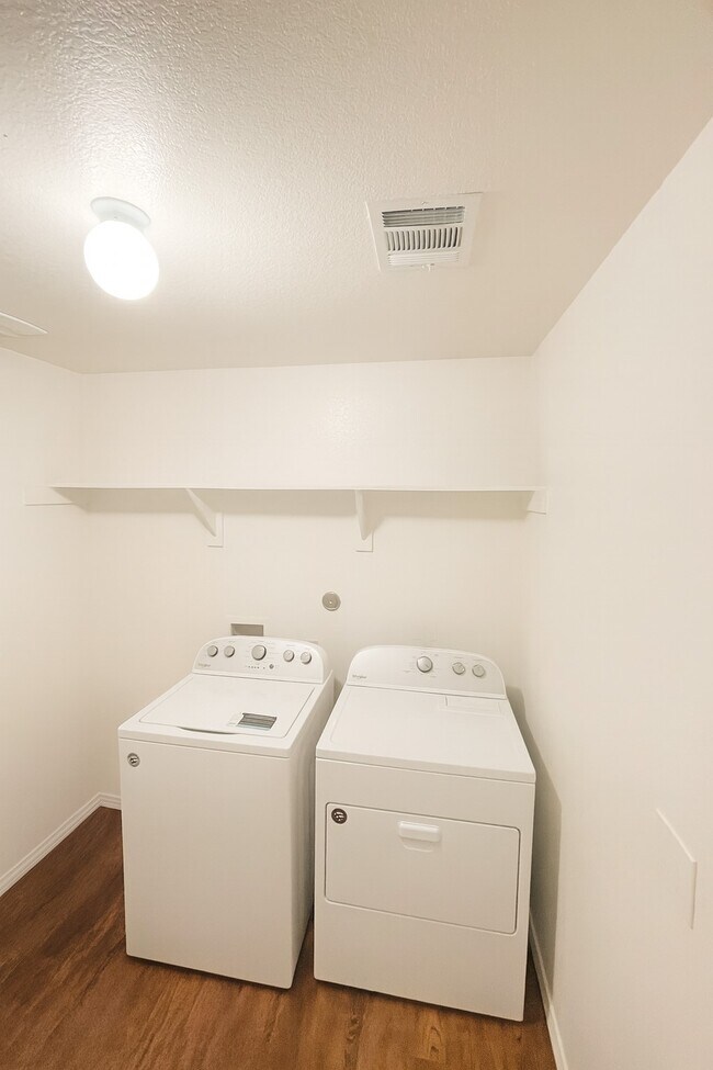 Building Photo - 23307 Dovetail Colony Ct