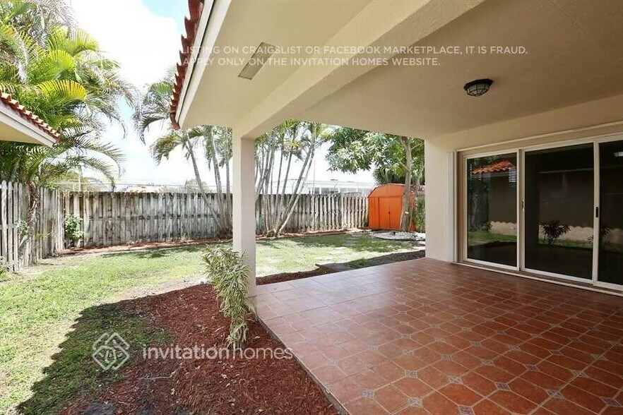Building Photo - 11255 SW 143rd Ct