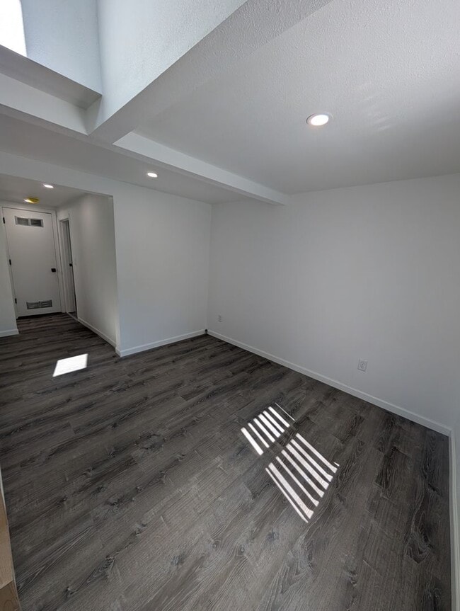 Building Photo - New 4 Bedroom 2.5 Bathroom House