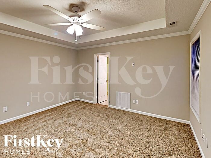 Building Photo - 10900 Thrasher Rd
