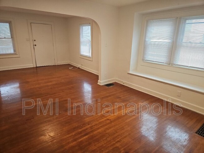 Building Photo - 1305 36th St