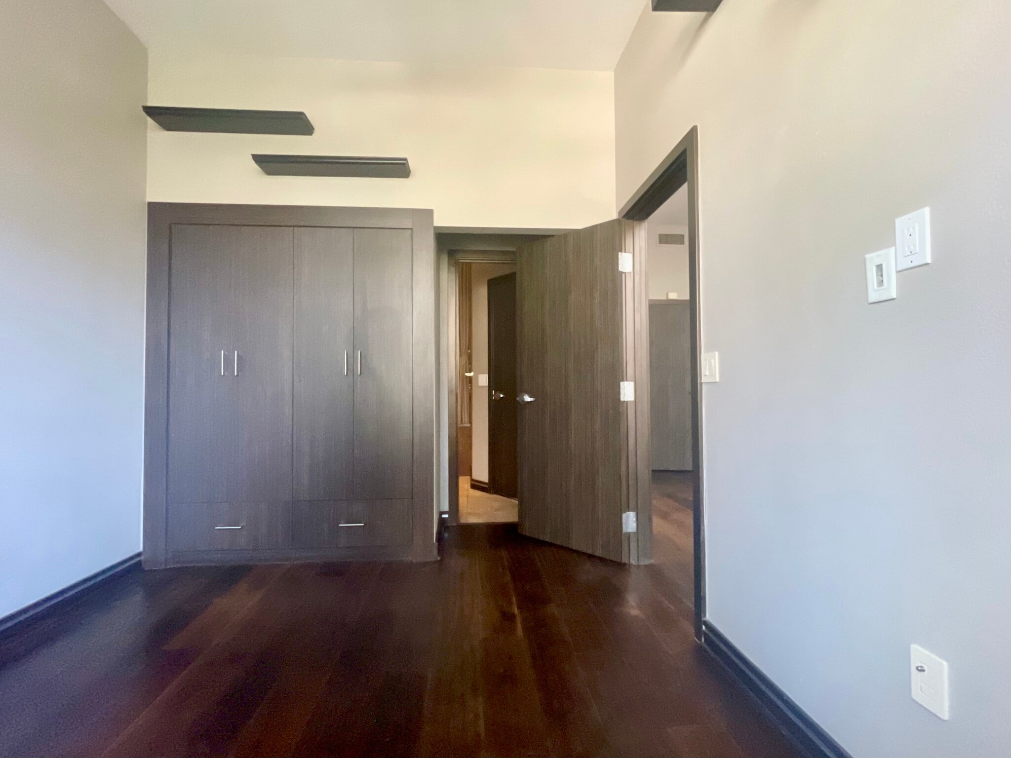 room 2 - 820 Island Ave