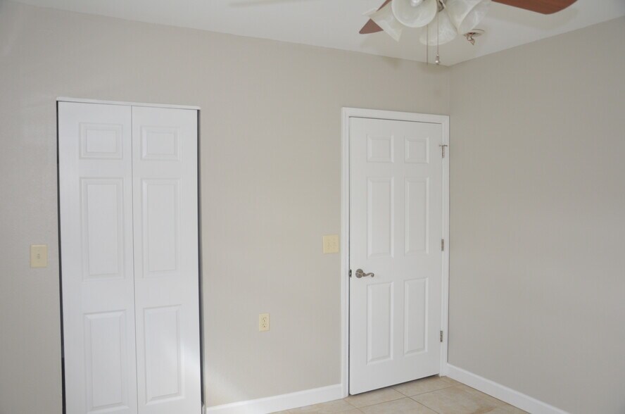 #2 Bedroom - 897 Fording Island Rd