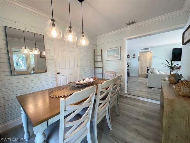 Building Photo - 905 13th St N