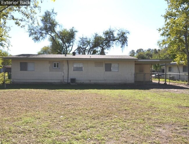 Building Photo - 5123 Vlg Gln Dr