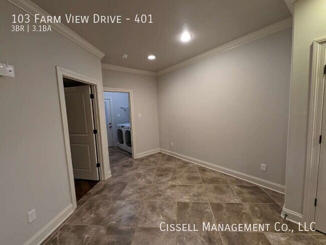 Building Photo - 103 Farm View Dr