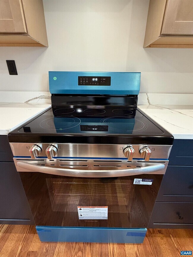 Building Photo - 487 Montreal Ln