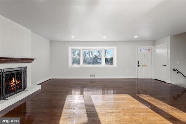 Building Photo - 7114 Xavier Ct