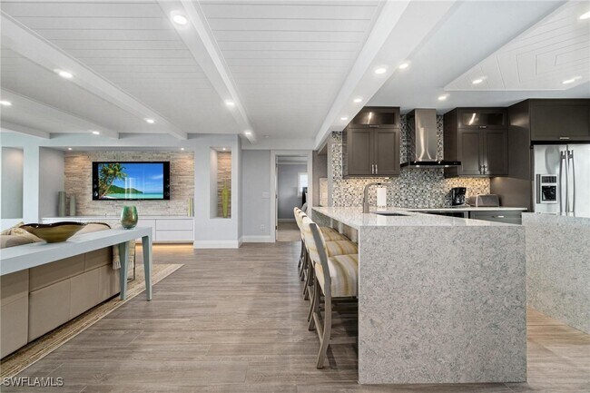 Building Photo - 9051 Gulf Shore Dr