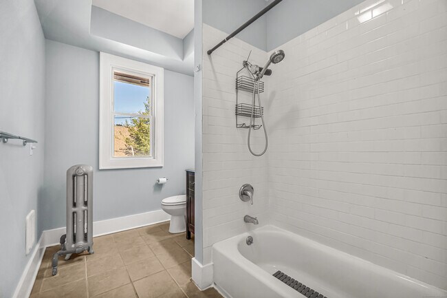 Building Photo - 2679 Fairfield Ave