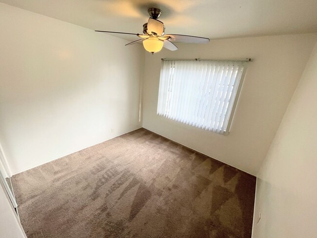 Building Photo - Cute Leimert Park 1bd/1ba unit with parkin...