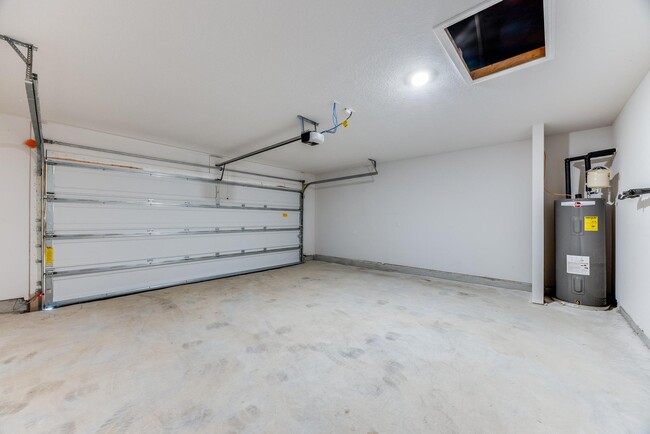 Building Photo - 310 Flounder St