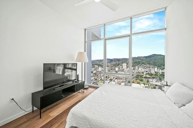 Building Photo - 1515 Liona St