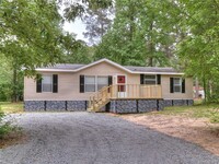 Building Photo - Charming 3-Bed, 2-Bath Home Near Cypress L...