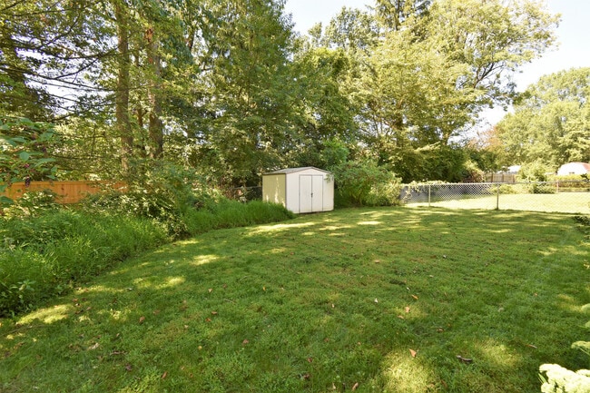 Building Photo - Fantastic 4 Bedroom, 3 Full Bathroom, Close in Bethesda Home!