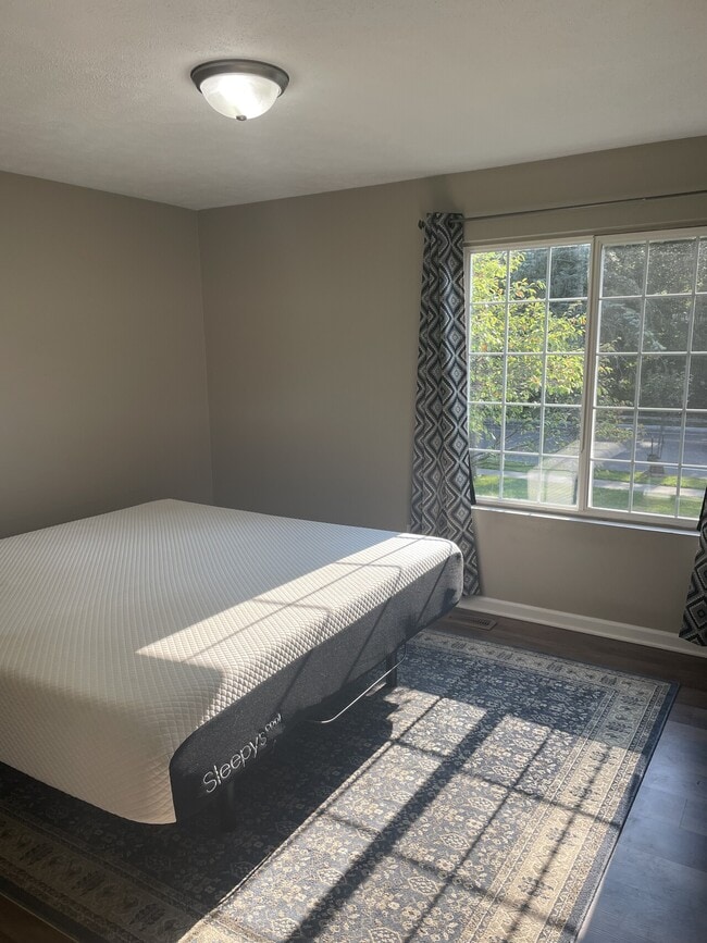 Building Photo - 1952 Ball Ave NE